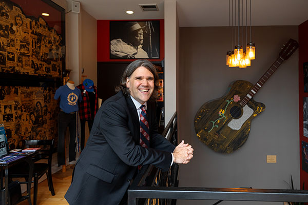 Image of Jim Mastrianni, MBA ’06, at Caffe Lena in Saratoga Springs.